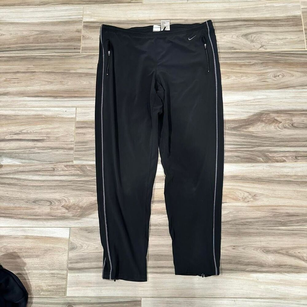 Vintage Loose Fit Nike Men's Black and gray Trackpants
